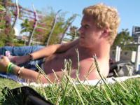 Samlar kreftstråler på plenen...